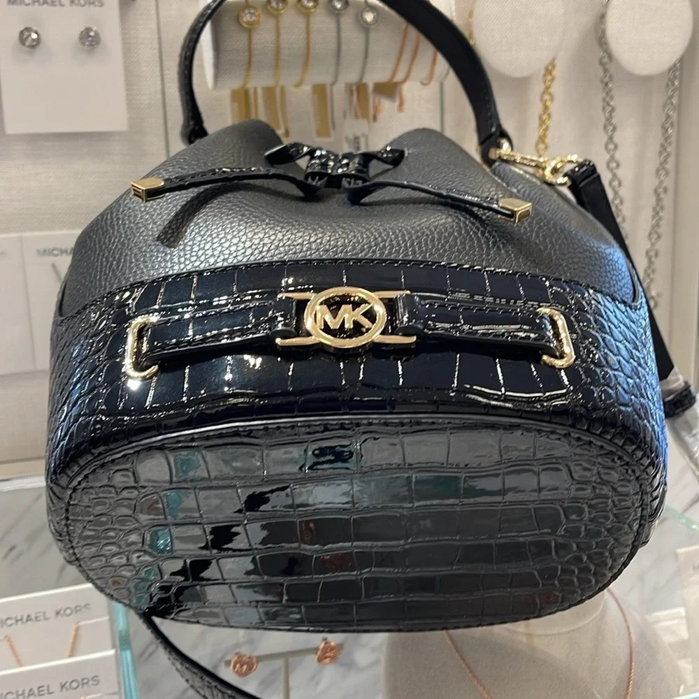 MICHAEL KORS  Reed Medium Pebbled Leather Belted Bucket Messenger Satchel Crossb
